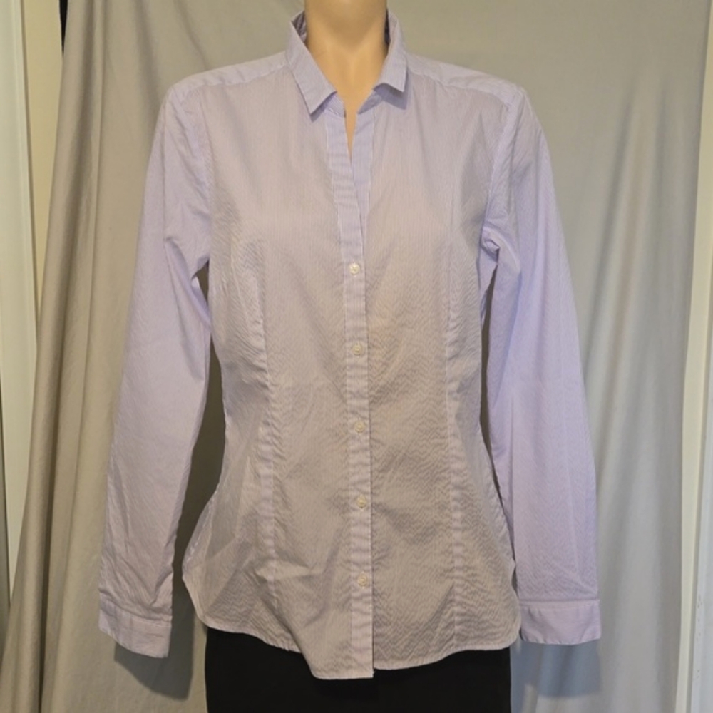 H&M lavender and white fitted button-down shirt